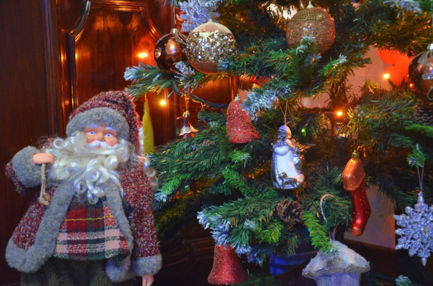 Give Back and Deck the Halls with Full Artificial Christmas Trees